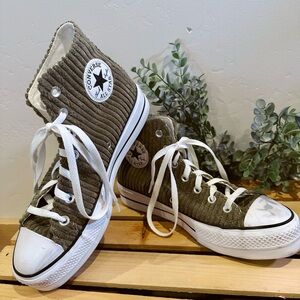 Corduroy olive green converse